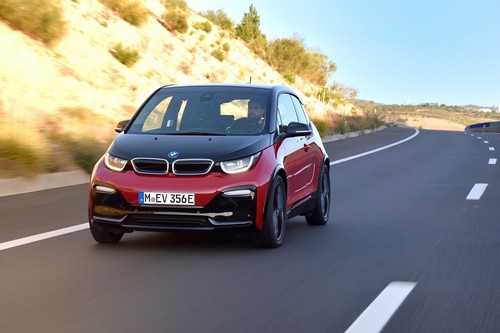 BMW i3s, a prueba: el EV que abre camino a un futuro con hot-hatches eléctricos