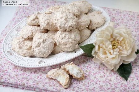 Mostachones de coco. Receta dulce para San Valentín
