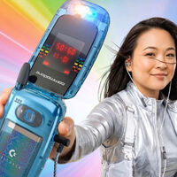 Commodore ha lanzado un smartphone retro que bloquea navegadores, Instagram o TikTok. Es chillón, original y caro 