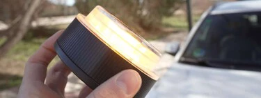 Esto no es Buscar mi iPhone: la baliza V16 no te espía. Su geolocalización es un simple aviso de obstáculo, no un historial de tus movimientos 