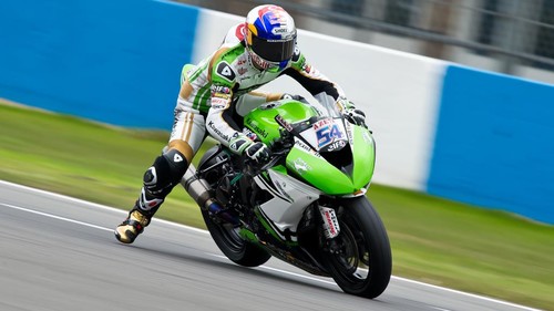 Superbike Gran Bretaña 2015: victoria de Kenan Sofuoglu y Kyle Ryde, wild car de oro