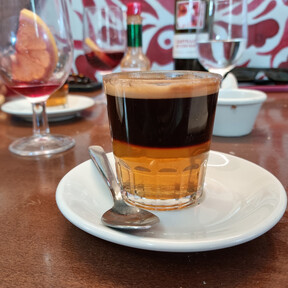 Cremaet: receta tradicional del café del esmorzaret valenciano y el truco de sus tres capas 