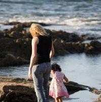 Las familias monoparentales tendrán las mismas ventajas que las familias numerosas en Cataluña