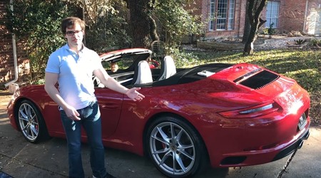 Un tipo convierte su Porsche 911 en un mando para jugar a Doom ... y te enseña cómo hacerlo