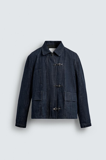 La Chaqueta Marinera Es Un Clasico Del Estilo Masculino Pero Zara La Vuelve Viral Con Un Giro Con Denim Para Hacerla Mas Contemporanea