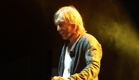 Drake, Pharrell Williams y David Guetta, candidatos a ser "DJs" de iTunes Radio