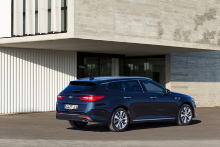 Kia Optima Sportswagon 13
