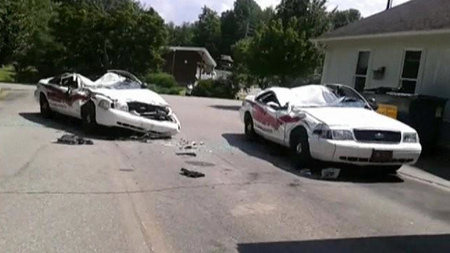 Dolorpasión™: Tipo con tractor: 7 - Coches de la Policía: 0