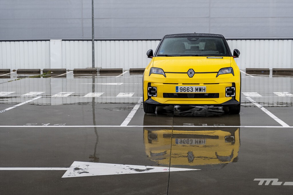 La diferencia de precio entre un coche eléctrico y uno de gasolina nunca ha sido tan baja: de media, ahora es de 1.600 euros