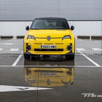 Los coches eléctricos ya casi cuestan lo mismo que los gasolina: la diferencia de precio nunca ha sido tan pequeña