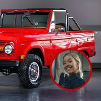 Es una de las caras más cotizadas en Hollywood, pero Sydney Sweeney prefiere mancharse de grasa restaurando su Ford Bronco de 1969 que presumir de lujos 