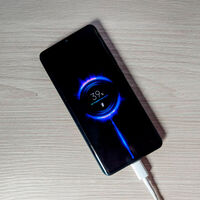 La solución para no quedarte sin batería no es una powerbank. Si llevas un Xiaomi con USB-C en el bolsillo, asunto resuelto 