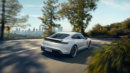 Porsche Electric Sport Sound o cómo el Porsche Taycan ruge como un gasolina haciendo olvidar que es un coche eléctrico