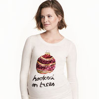 Los jerséis de Navidad también son para las embarazadas 