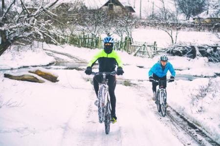 Cómo protegernos del frío para montar en bici en invierno