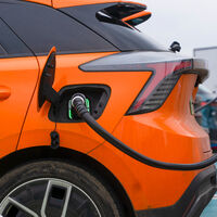 Esqueça as contas caras nos postos de gasolina porque o mercado esconde 11 carros elétricos perfeitos além do BYD para você nunca mais pagar por combustível  