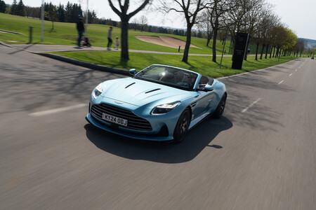 Aston Martin DB12 Volante Prueba 18