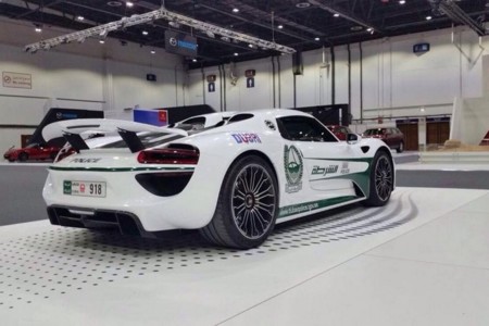 La policía de Dubái añade un Porsche 918 Spyder a su impresionante flota