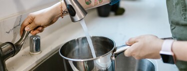 Por qué el agua del grifo en otras provincias es diferente a la de casa. Este suele ser el origen de las diferencias