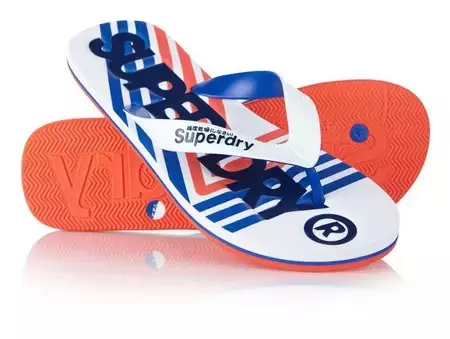 Por sólo 7,95 euros puedes lucir estas chanclas retro de Superdry gracias a Ebay, que además nos las envía gratis 