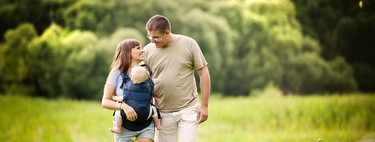 Portear en verano: consejos y 11 portabebés fresquitos para los meses de calor