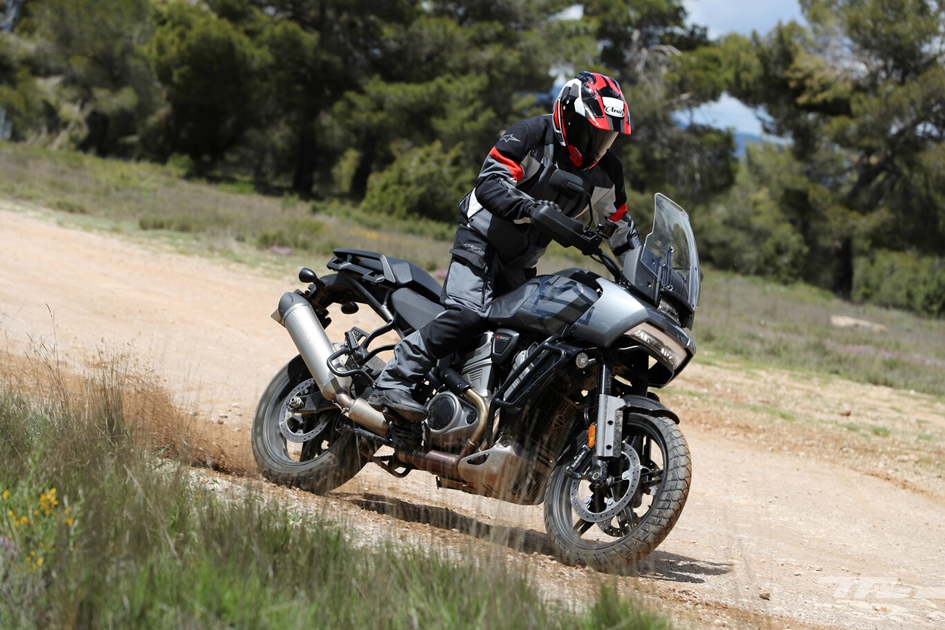 Probamos la Harley-Davidson Pan America 1250: una sorprendente maxitrail con suspensiones inteligentes y 150 CV, desde 16.990 euros