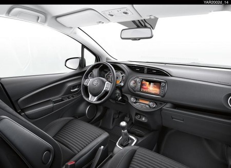 2014_yaris_advance