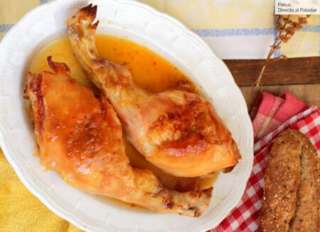 Cochinillo asado con salsa picante de mandarinas, la receta más original de asado para Navidad