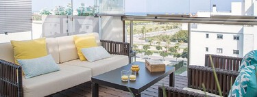 Cómo rebajar la temperatura en una terraza acristalada para disfrutar de ella en verano 