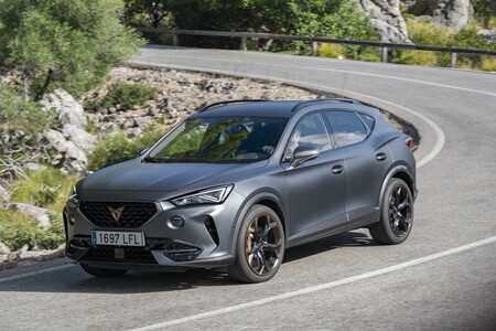 El motor diésel de 150 CV llega al CUPRA Formentor acompañado de los gasolina de 190 y 245 CV: así quedan todos sus precios