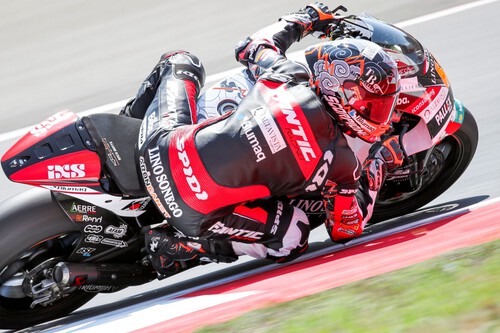 Arón Canet se da un festín para ganar su segunda carrera de Moto2 en Indonesia y Ai Ogura da un mazazo al mundial 