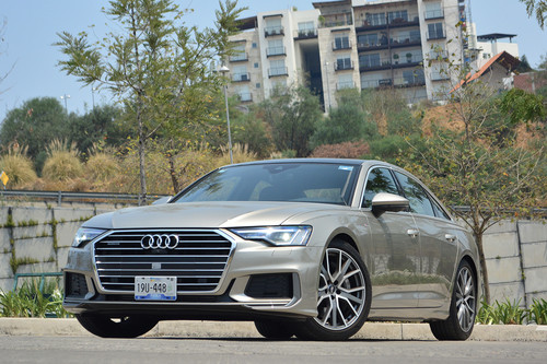 Audi A6, a prueba: un mini A8 cargado de lujo, tecnología y refinamiento