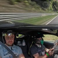 Hay mucha coña con los coches eléctricos, pero este Rimac Nevera pasa por encima al resto de coches en Nürburgring como si estuvieran parados