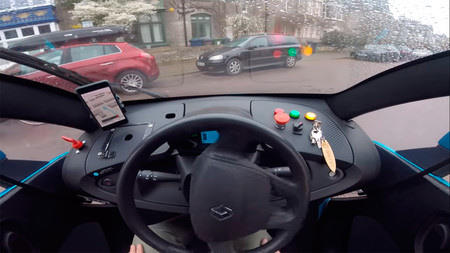 Una startup asegura tener el primer coche autónomo que aprende sobre la marcha usando sólo inteligencia artificial