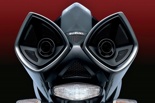 ¡Manos arriba! Aquí tienes las nueve motos con los escapes por el colín más exhuberantes