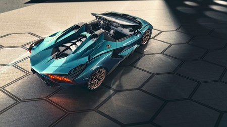 Lamborghini Sián Roadster: el toro de calle más potente sigue siendo un coche híbrido con supercondensador, pero ahora descapotable