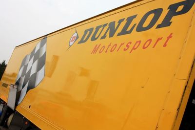 24 horas suministrando neumáticos, una tarea solo al alcance de los mejores