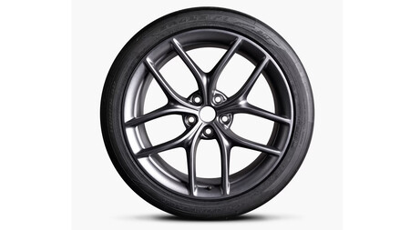 Tesla Model S Plaid 4