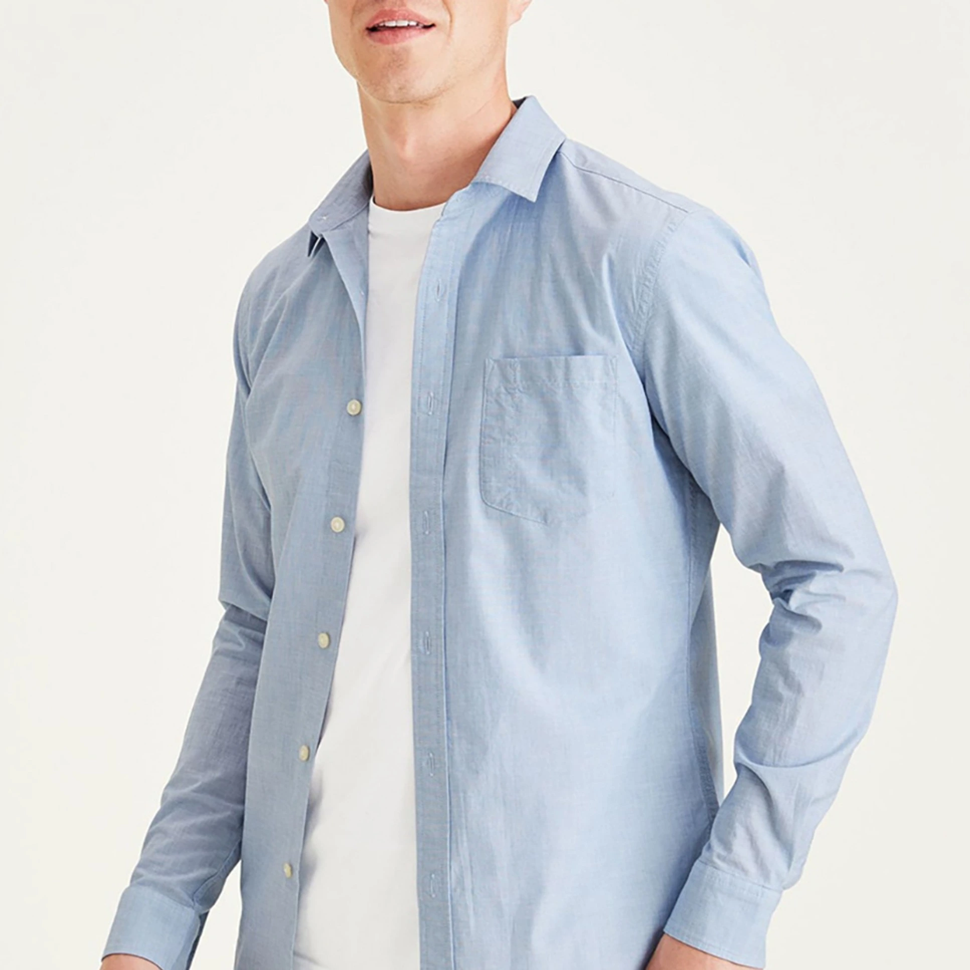 Dockers Camisa de hombre slim lisa azul claro
