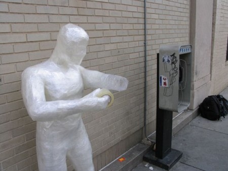 Arte urbano por Mark Jenkins