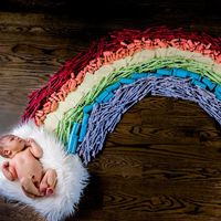 La foto del bebé "doble arco iris" que simboliza la lucha que pasaron para concebirlo