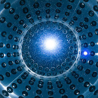 Qué son los neutrinos, las "partículas fantasma" del universo por las que el belga Francis Halzen ganó el Nobel de Física 