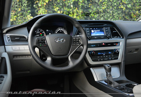 Hyundai Sonata Interior 3