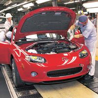 El Mazda MX-5 estuvo a punto de tener un motor gordo de seis cilindros. Cancelaron el proyecto porque les salió un coche demasiado feo 