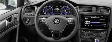 Los botones de siempre están volviendo a los coches porque los conductores se han hartado de jugarse la vida navegando por menús en las pantallas táctiles