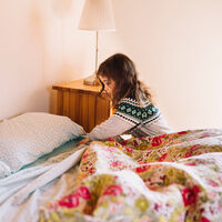 Cuándo y cómo enseñar a los niños a hacer la cama