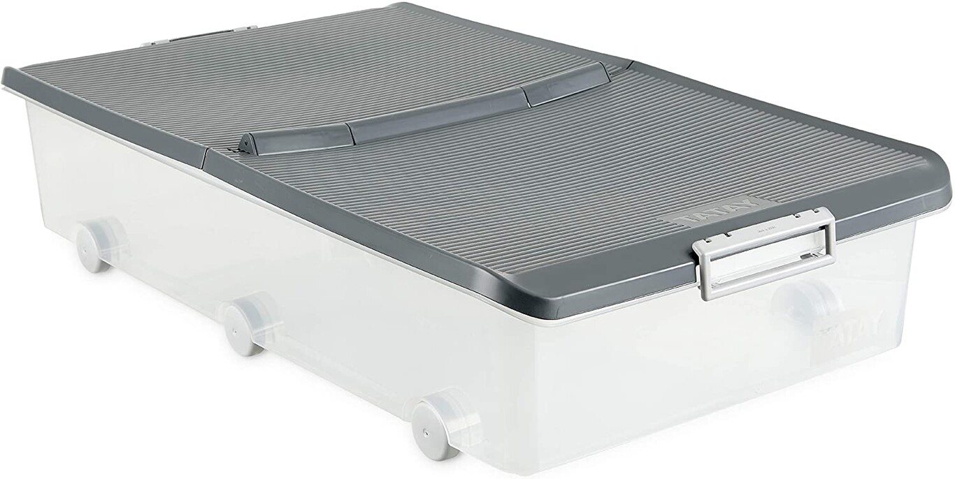 Nueve bolsas de gran volumen y cajas de plástico para guardar ropa en