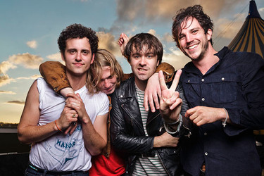 The Vaccines y su English Grafitti, dispuestos a adelantarte el verano. Aunque sólo sea unos días