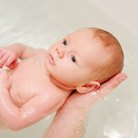 Siete champús especiales para tratar la costra láctea del bebé