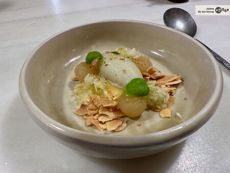 El Postre A Base De Limon Hinojo Aceite De Oliva Y Almendra Tostada